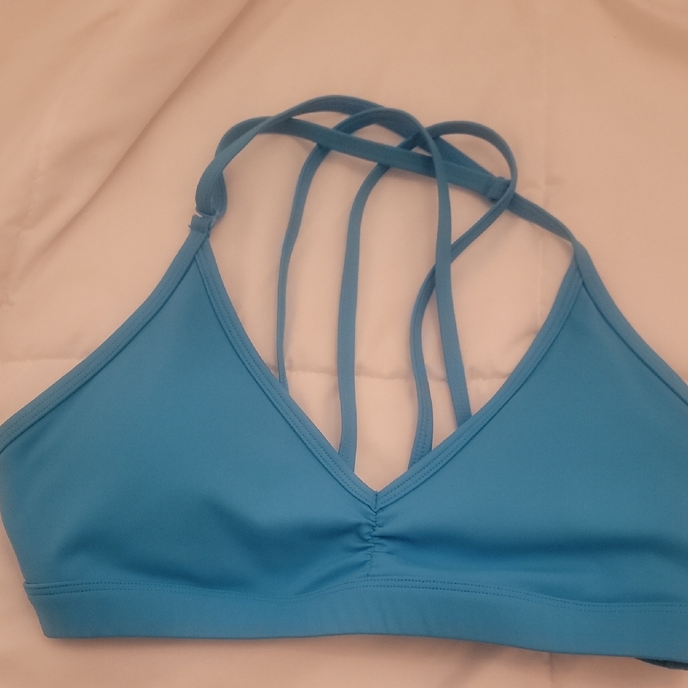 Elegant Blue Strappy Sports Bra